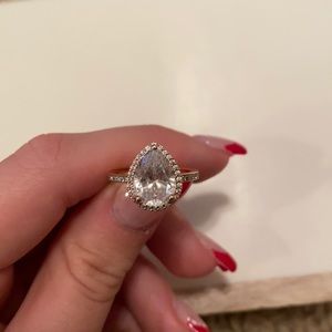 Pandora Teardrop Rose Gold ring
